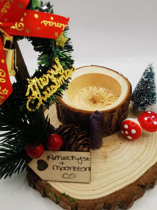 Driftwood Candle Holder with Christmas Wreath, Amethyst Point & Rainbow Moonstone Mini Heart