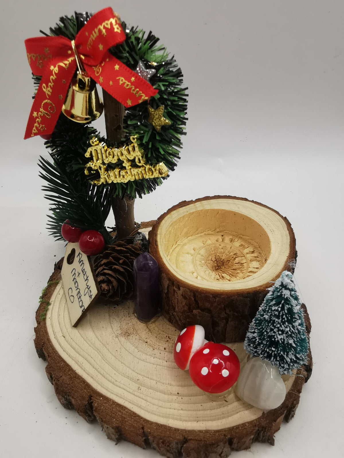Driftwood Candle Holder with Christmas Wreath, Amethyst Point & Rainbow Moonstone Mini Heart