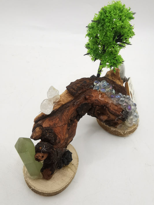 Green Quartz & Labradorite Driftwood Ornament