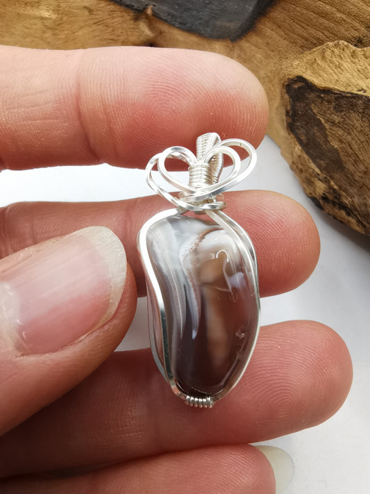 Laguna Lace Agate Crystal Pendant